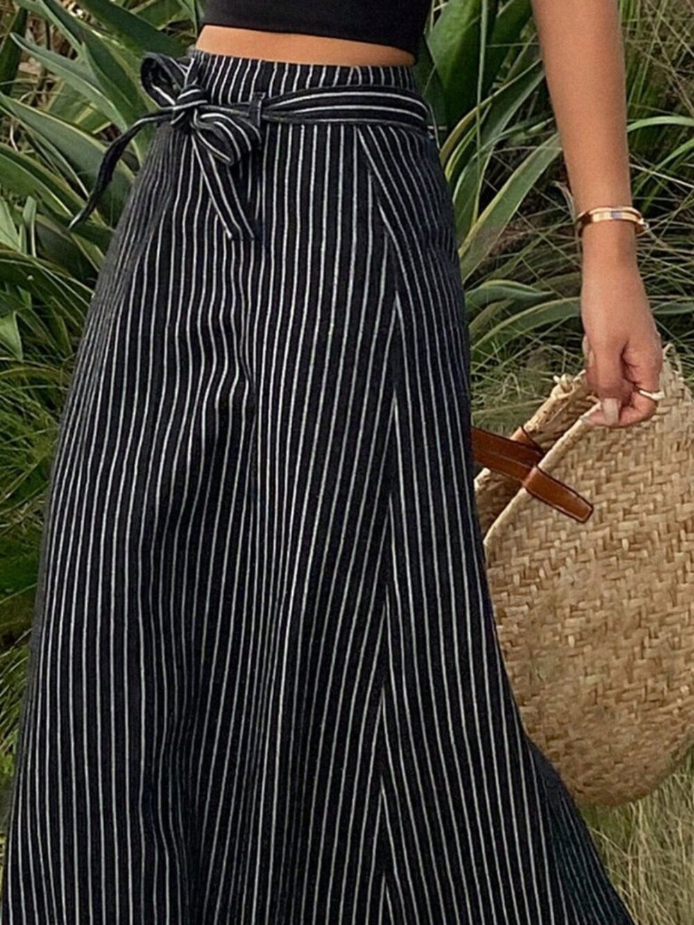 Black Casual Loose Cinched Women's striped Denim maxi Skirt - Picture 8 of 9